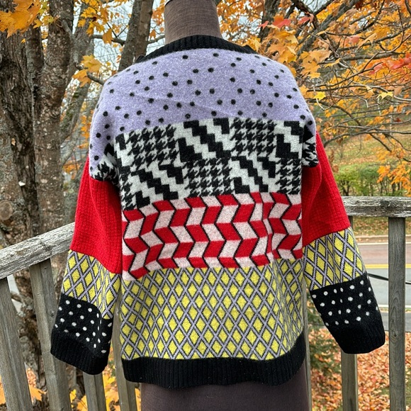 Mickey Mouse sweater no tags. - Picture 3 of 7